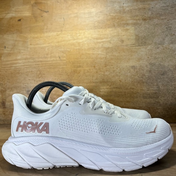 Hoka One One Shoes - Hoka One One Arahi 7 CUSHIONED Womens Size 9 Running Shoes Sneakers White